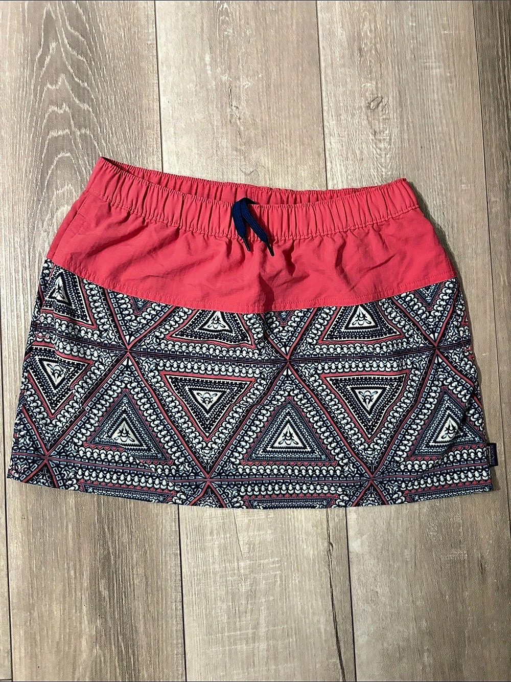 Patagonia Geometric woman’s Skirt Pink & Blue Size Small